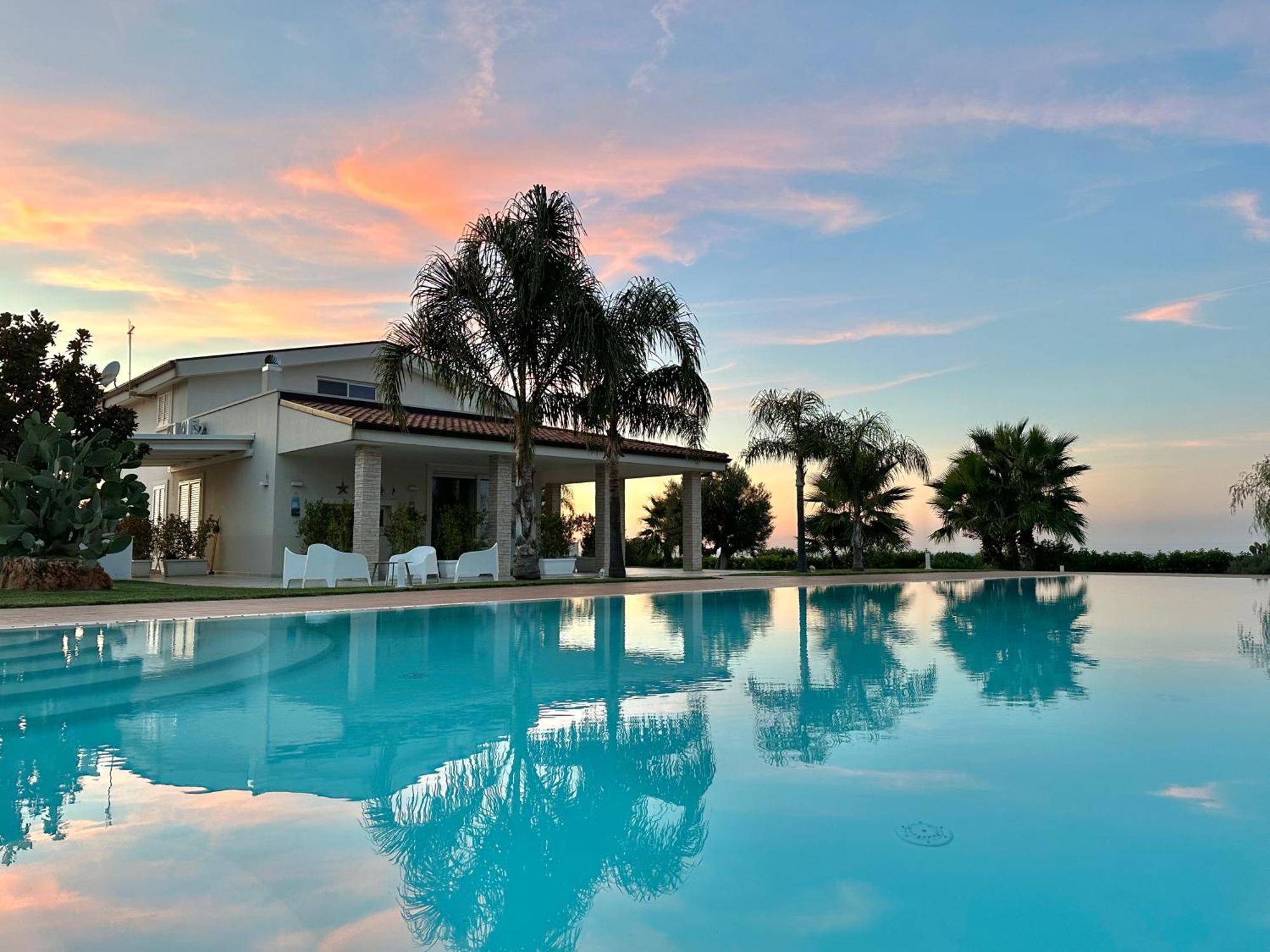 Villa Maria - Apartments In Villa With Pool بولينيانو آ ماري المظهر الخارجي الصورة